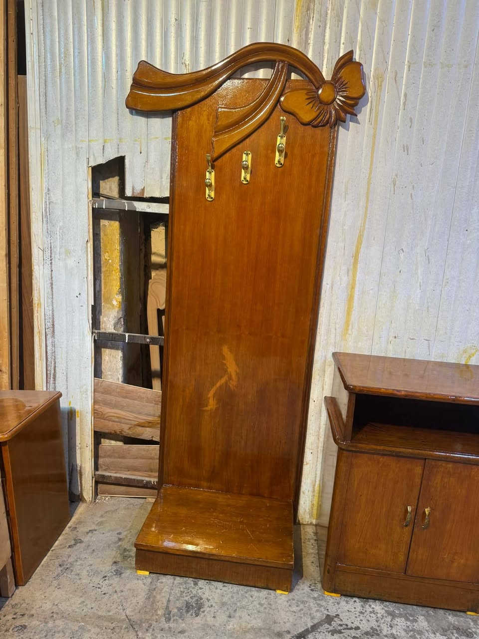 غرفه اخشاب  صاج خارج والداخل   وخشب قوي واخت الجديدة ونظيفه كولش اي كسر او ضرر ما بيها
  نسبة نظافتها 95 /100  وأكثر 
 الغرفه ولا غلطه بيها و بالعافيه على لي ياخذها 
 الظهر جرجوبه براغي  القاعدة بلوك سقف بلوك   
السعر 650  فقط  
 العنوان بغداد الجديدة لامين الثانية اكو توصيل هم موجود


**إذا كنت صاحب هذا الإعلان وتريد حذفه لأي سبب، رجاءا أرسل رسالة إلى الدعم الفني**