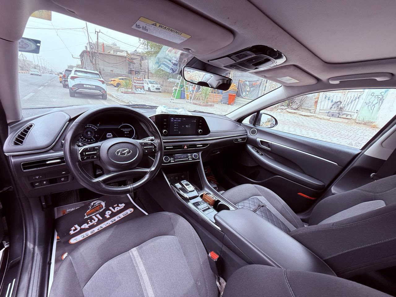 سوناتا فول موصفات
-الموديل:2021  رقم بغداد 
-فول مواصفات 
-عداد المسافة:65000 km
-المحرك :4 سلندر 2500 تنفس طبيعي 
-الضرر : خلفي، وامامي بسيط 
( جاملغين وقبق جنطه صبغ خلفي 
ومن امريكا كلير جاملغ وبنيد )
السياره ((( بدون ايرباك)))
صور الحادثه مرفقه بلمنشور 
تبريد ثلج على وضع الشركه 
-المواصفات: بانوراما تشغيل عند بعد تدفئة كشنات 
دشبول وعدادات ديجتال 
رادارات امامي خلفي جانبي
ويل 18 شحن لاسلكي 
لايتات زينون مع لد نهاري
داخل اسود 
بصمه لمس ابواب 
سايد بريك دكمه 
توقف تلقائي وقياده ذاتيه 
تحديد مسار تلقائي
السياره نضيفه جدآ واستخدام شخصي ومتعوب عليه ولا اي كلوب مشتغل بلدشبول ارقه دهن وبانزين كله محسن
( السعر 160وبيه مجال) 
المكان بغداد البنوك 
رقمي لاي استفسار***********
