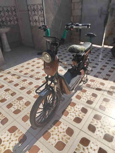 ماطور شحن موديل 2023سويجين بصمتين بطاريات ثلاثة جدد والرابعة منتهية سعرها 30الف 
شغال كامل مابيه نقص بس تبديل بطارية وحدة السعر 270وبيه مجال 
***********
