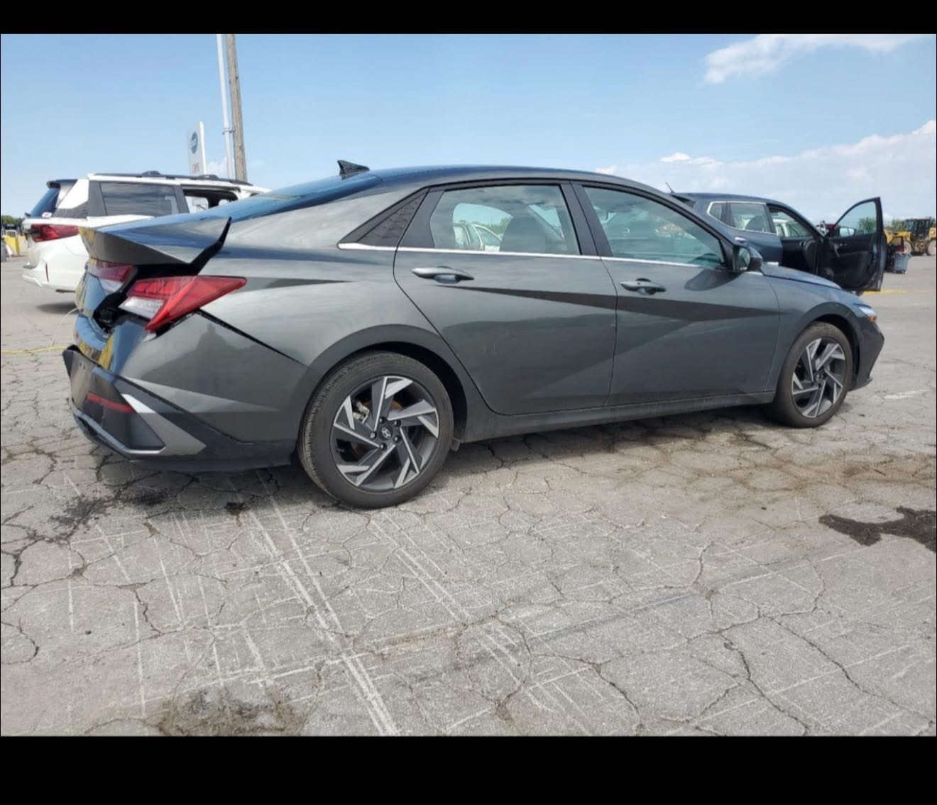 السلام عليكم النترا 2024 sel فول  امريكي دخول جديد
 بدون رقم 

السياره نظيفه جـداً حادث بسيط فقط بارد يم العلامة مال الصندوق يرادله فقط تكحيل / اللحية مال الدعامية  ورجعتها نفسها.

كلين السياره 

المواصفات : فول عدا الكشنات 

- سقف بانوراما 

- بصمه تشغيل وابواب الصندوق 

- تشغيل عـن بعد 

- رادار امامي خلفي 

- كيجات ديجتل 

- صندوق كهربائي ذكي 

- اريل طياره نفكيتر 

- مكينه 2000 المرغوب 

- ثلاث انظمه قياده 

- شاشه كبيره ديجتال  

- توقف ذاتي وقفل كروس 

- سايد بريك بصمه 

- اضائه ترحيب عند الاقتراب 

- ويل كب كروم

- السياره خير من الله ومبينه بالصور 

- ماشية 21 mi 

- السعر ( 167 ) $ 

بغداد الشعب 

- للاستفسار الاتصال على الرقم 

- ***********
