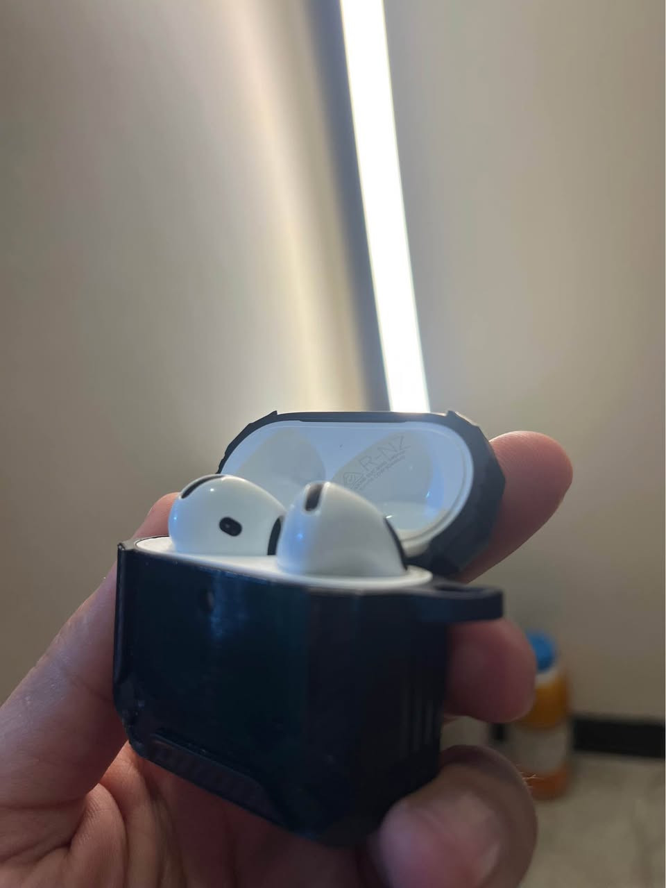 ايربود جيل رابع تابسي
السعر ٧٥ قفله ماكو هيج سعر 
ملحقات فقط كفر 
بعدها داخل ضمان 
*********** بغداد, العراق
