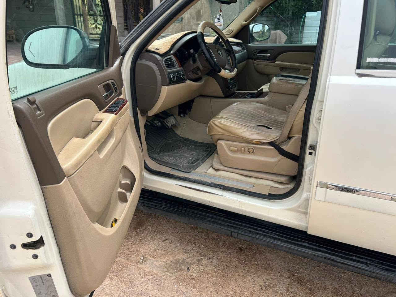 افلانج ٢٠١٤
بلاك اديشين كامل مواصفات 
السيارة مصبوغة عام للجمالية 
السعر١٤٠
البصرة / الزبير 
***********
