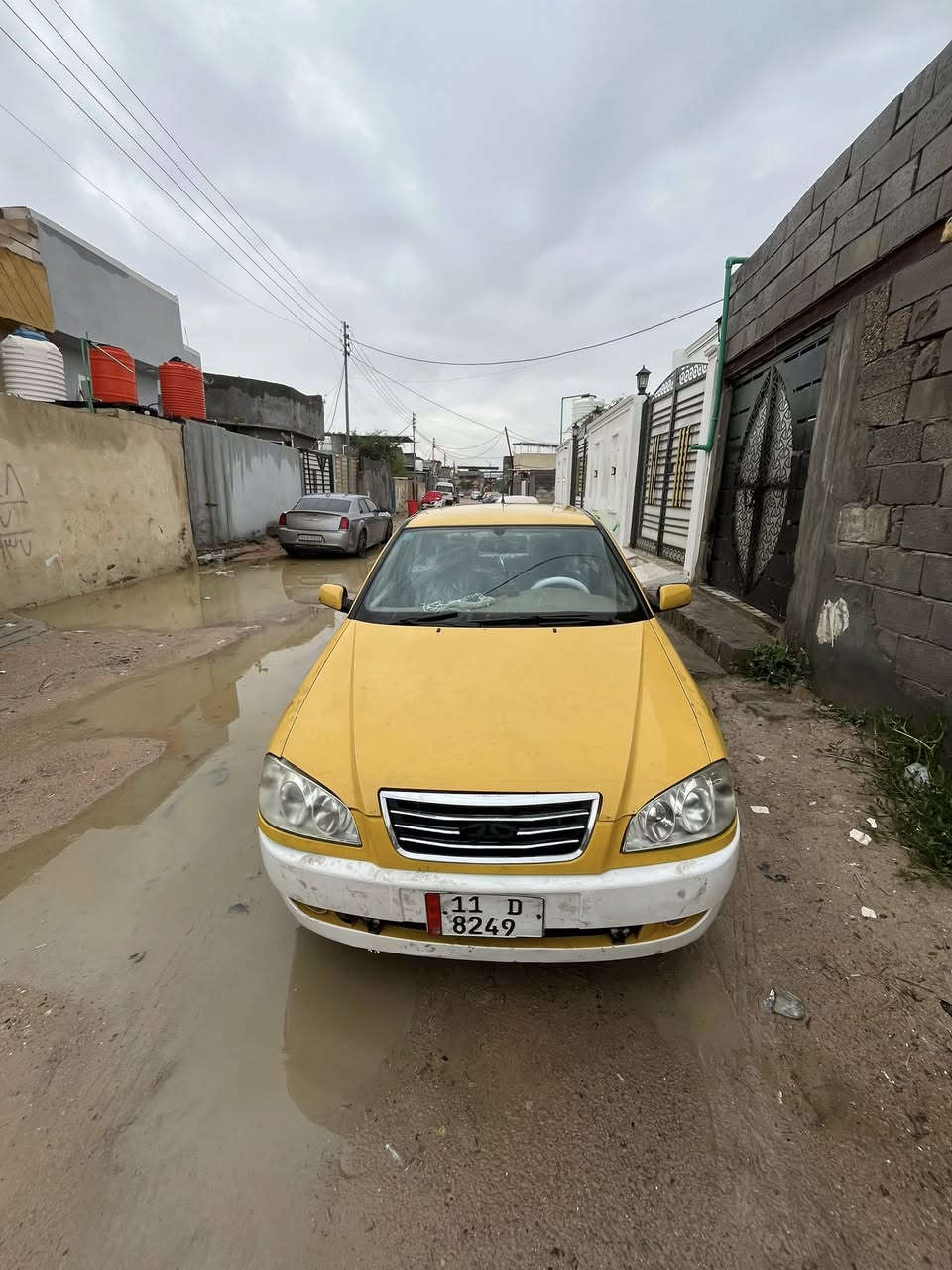 السلام عليكم للبيع شيري كوين موديل٢٠١٠
السنوية لل٢٧راعيها موجود بالزبير  يريد تحويل 
السيارة كاملة حدادية جديدة تايرات صارلي ٣اشهر من شادهن دوشمة جديده السيارة بس تبريدها ألفان مالته ضعيف ومنقص غاز المكينه بيها خيط تبخير 
سعر السيارة ٣٢وبيها مجال مكاني البصرة حمدان
رقمي ***********
