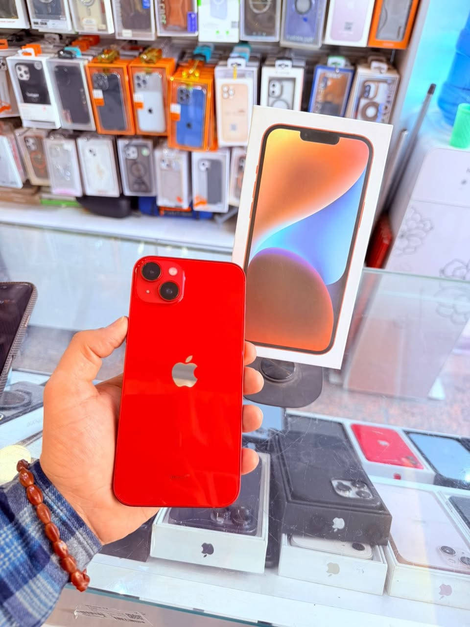 جهاز ايفون 14 بلص ذاكرتة 128 بطارية 🔋 85‎%‎ جهاز شريحة اكترونية اي سيم 
نظافتة للجهاز 100‎%‎ جميع ملحقات الجهاز اصلية ويا للبيع او مراوس مكاني النجف استفسار اكثر اتصال *********** واتساب او اتصال ☎️
