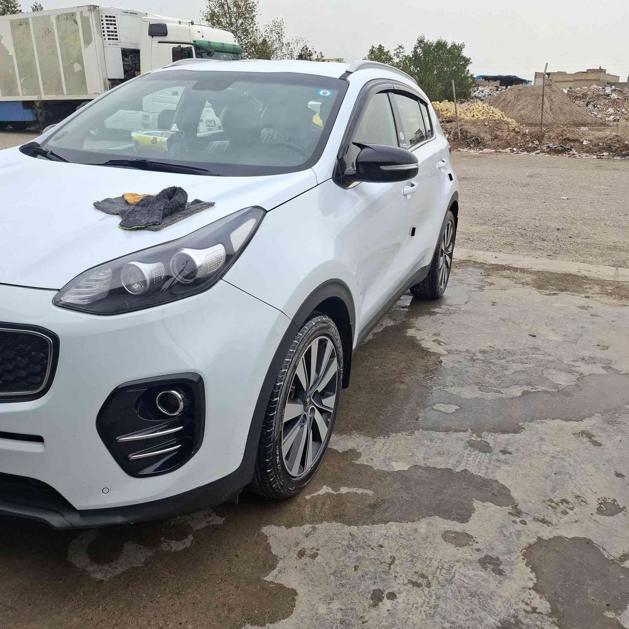 سلام عليكم
سبورتج ٢٠١٧خليجي مكفوله عدى شخط بسيطه بالباب الخلفي 
ماشيه شي بصيط
مواصفاته عاديه نص 
تخم زنون تخم تاير وسيير منازل
السياره بسمي ثاني يوم تحويل
غير متواجد على فيس بس على الرقم 
***********
السعر 180وبيها مجال
