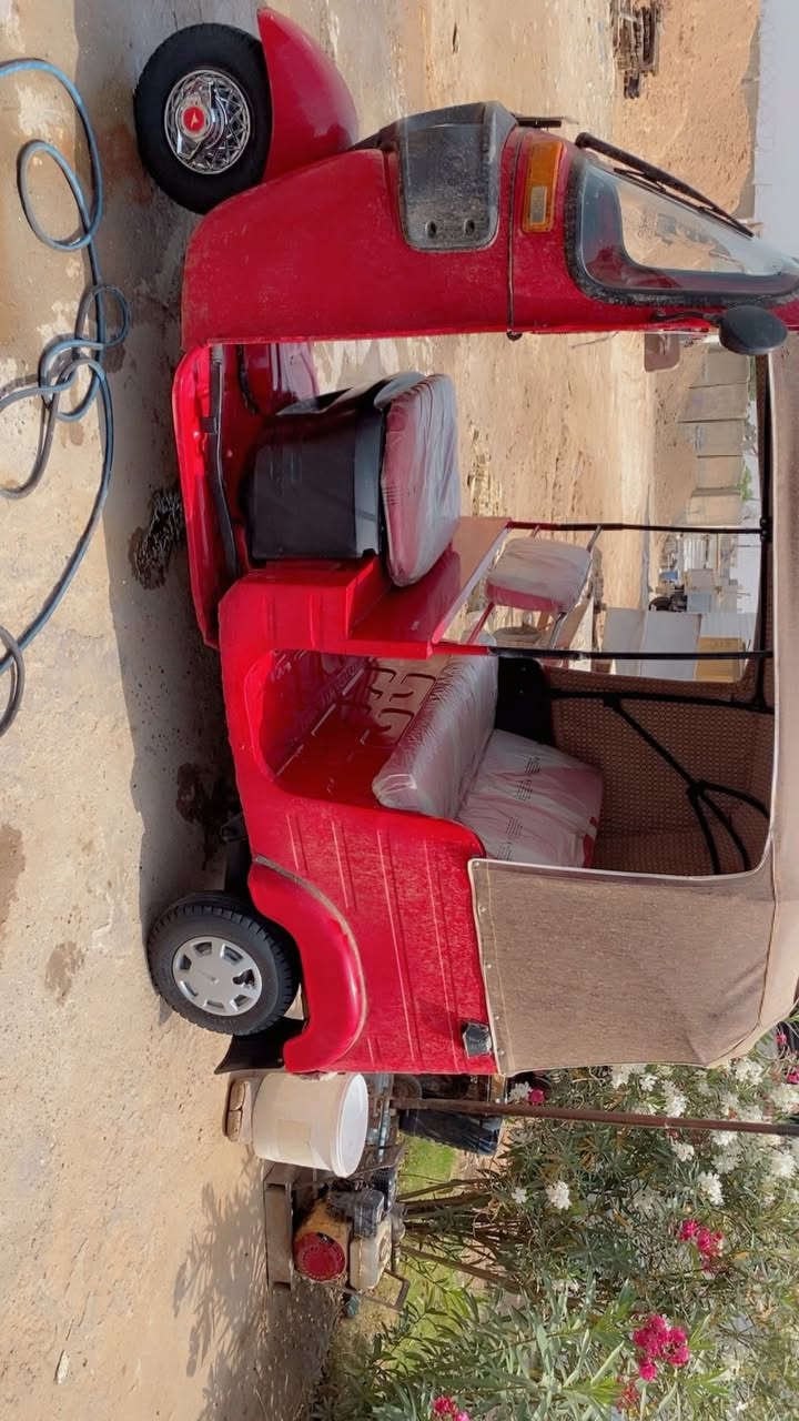 تكتك ١٨ معمره دوس ومصبوغه عام جماليه بدون ضربه تكتك كامله مكمله لاتنقيص ولا اكسل كبل لشارع مسجل ومرقمه السعر ٥و٨٠٠ وبيهه شي بسيط لتواصل ***********
