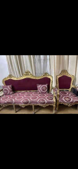 تخم ملكي للبيع  سعر400 وبي مجال بغداد حي القاهره ***********
