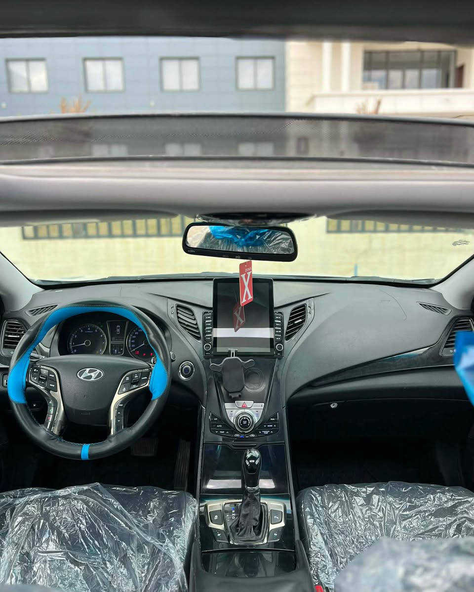 هۆندا ئەزیرا✈️📦 4پستۆن 2012قەپات ماسەفات ✈️📦پانۆراما ٤کوشن جلدو هیتەر شاشە گەورە ئیکۆ بەدوگمە دەبل تڕاکشن کوشن ساردو گەرم سوکان هیتەر سوکان ڤۆلیم تاقانە لەجوانی 4تایەو ویلی لۆکی بۆ بەسراوە سەیارەکە بی کیشەیە نرخی 68گەلاو مەحامەلەکی برایانە شوین ڕانیە*********** 📦✈️ رانية, السليمانية
