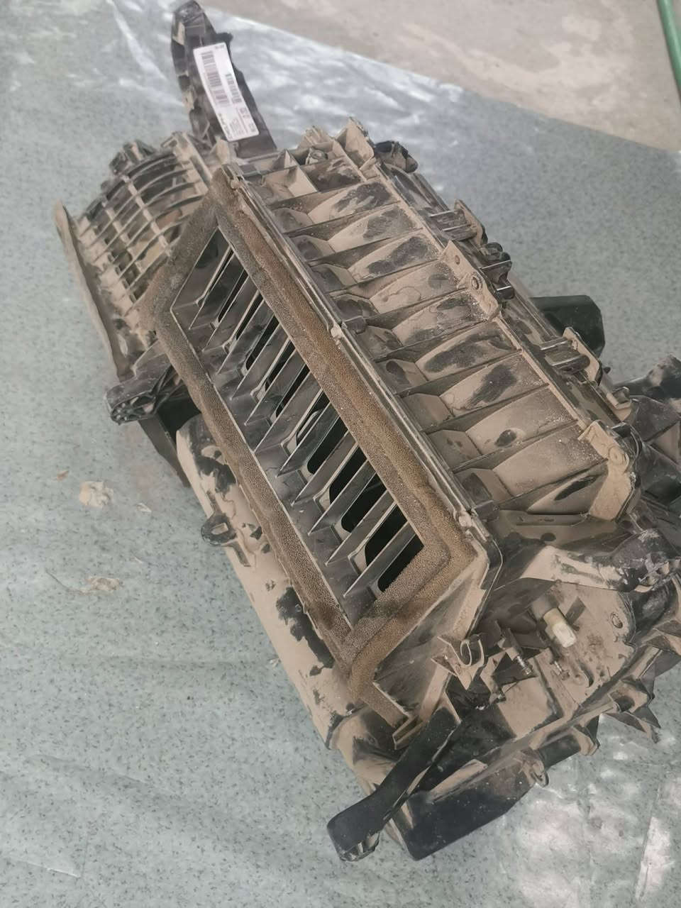 فريز كامل فان مكثف حساس ماطورات كله كامل بس راديتر تدفئه بيها ليك3600 150الف
*********** ديالى بعقوبه
