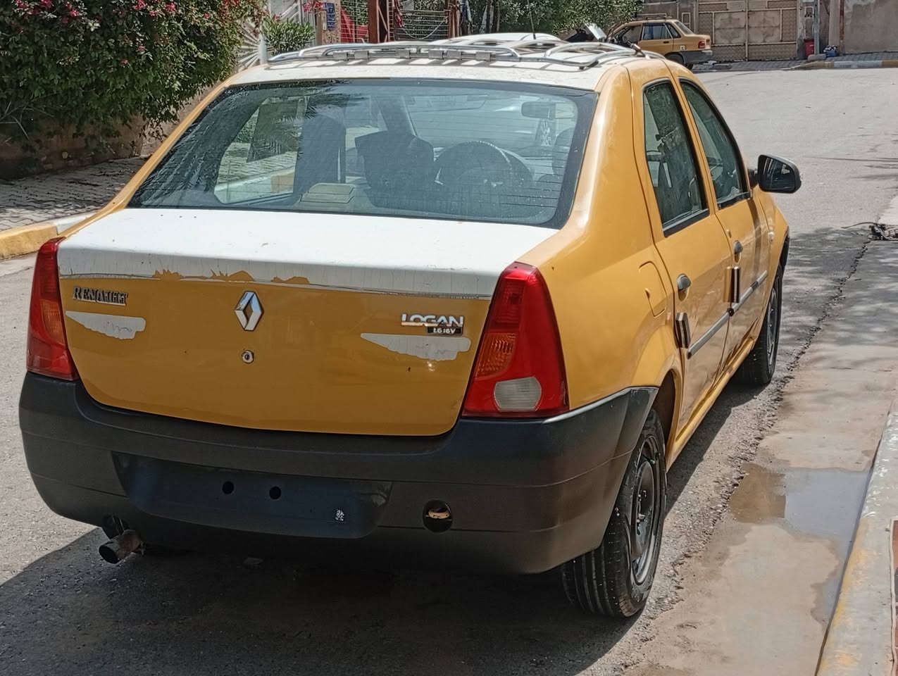 رينو لوكان ٢٠١٤ مكينه وكير دوشمه خير 
من الله مصفره هيئه وغرامات هزه جديده رقم انكليزي سعر ٤٢ للاستفسار ***********
