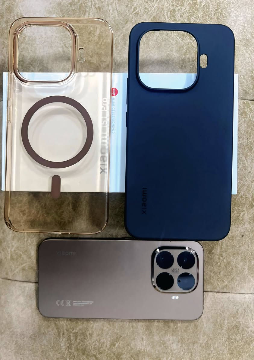 السلام عليج جهاز شاومي للبيع
جهاز شاومي 15 تي برو ذاكره 512 
الجهاز استخدام قليل جدا شهر صارلي من اخذته من شركة شاومي الجزائر وصله وياه وشرط ملحقاته ممستخدمات ونظافه 100٪100
بطاريته 100
الجهاز مكفول من الشخط 
ملحقاته (كارتون+شاحنه+كفره الاصلي+لاصق للشاشه+لاصق لعدسات الكاميرا+كفر واير لاس)
للبيع السعر 700 الف وبيهه مجال  

عنواني البصره-الامن الداخلي 
رقمي ***********
