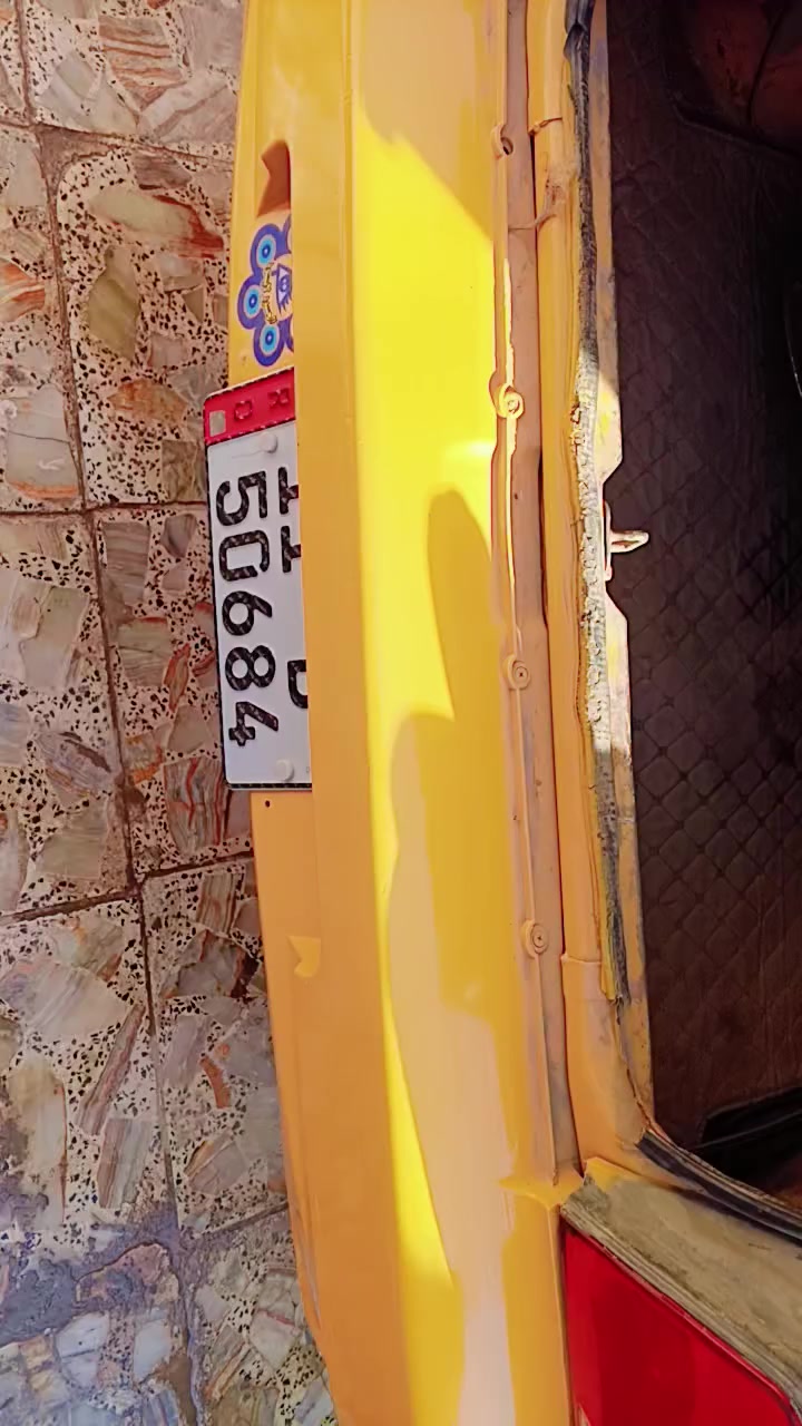 السلام عليكم سايبه منغولي موديل 2012 باسمي مصفره هي او غرام سياره رقم بغداد عنوانه بغداد مدينه الصدر السعر 30 ورقه رقم الهاتف ***********
