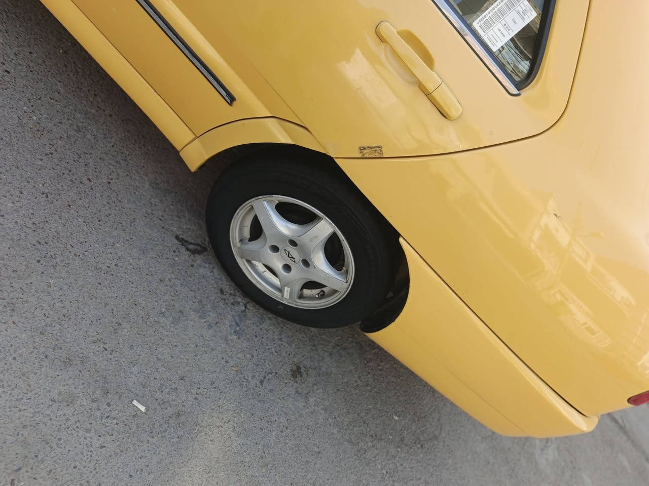 السلام عليكم
شيري كوين ٢٠١١
سياره محوره كورلا تحوير ليث الواسطي
سياره خير من الله تخم تاير جديد ويل كب بلادي
ريموند تقفيل تفتيح دوشمه جديده زنون اصلي ابو ضمان عالي ناصي شاشه 
سياره خير من الله صدر امامي خلفي نضيف
فول نعومه كير مكينه ادمه كله جديد 
تاخذه تدعيلي كبل للشغل 
صار عندي ٦ اشهر ابد موكفتني بشارع 
كله عل بلاد بدون حادث بدون صبغ 
فقط خياس بصيط دوسه الجوه صفحه وحده 

رقم بغداد انكليزي سنويه بسمي 
رقم الهاتف واتس اب موجود ***********
السعر ٤٠ ورقه بيه مجال بصيط للشراي 
تعال واتس اب مارد تعليقات
تحياتي مكان السياره بغداد حي الجهاد
