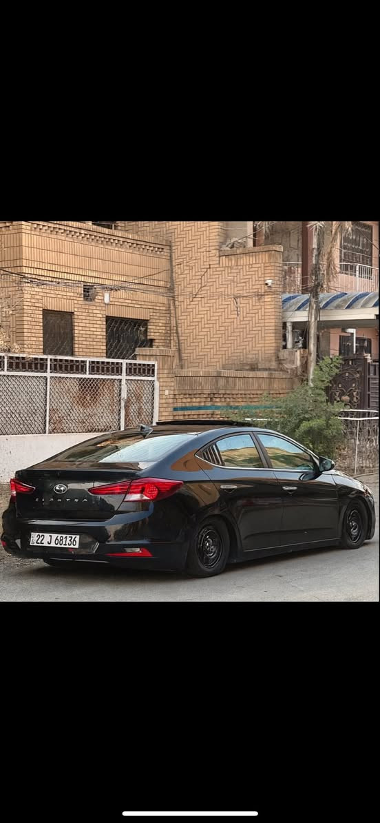 السلام عليكم 
النترا ٢٠١٩ فول مواصفات بصمه فتحه كشنات جلد تدفئه ستيرن تدفئه شاشه جبيرا كامرا رادار نقطه عمياء توقف ذاتي تحديد مسار جنطه حساس تنفتح عند الاقتراب تشغيل عن بعد اشاير بلمري  كشنات جلد بلاد لايت زنون تايرات جدد صدر جديد رقم اربيل باسمي تحويل ثاني يوم سيارة حادثهه سرقه قطعتين بدون ضربه بيهه بلعراق طخه بلباب ومصبوغ مكان سياره غزاليه السعر ١٣٢ مجال بسيط حك جيه *********** متواجد واتساب
