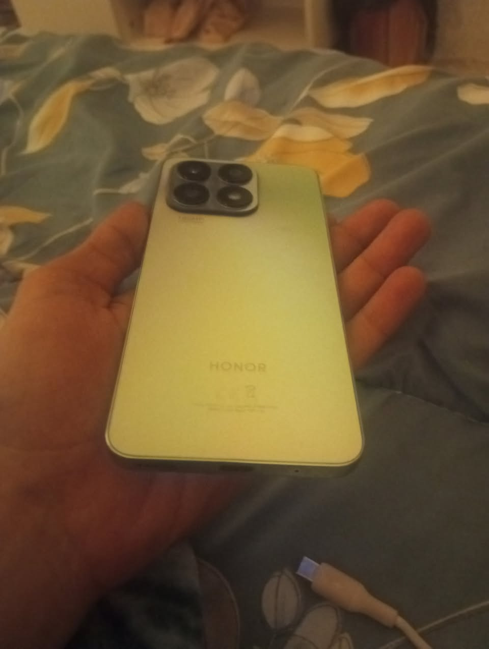 السلام عليكم هونر x8a ذاكره 128 رام داخلي 8+8 جهاز بدون ملحقات نضيف ما بيه فطر بل شاشه سعره 150 مكاني الحرية *********** موحود واتساب وخط

