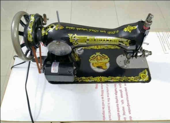 السلام عليكم للبيع / مكينة ام الاسد / داخل بغداد فقط

مكينة خياطة منزلية نظيفة كلش وماطورها جديد ومتروكه بدون استعمال

قفلها هي والميز / 50 الف /

ما عدنا توصيل ولا سيارة الي يريد ياخذها ارسله الموقع واتساب ***********
