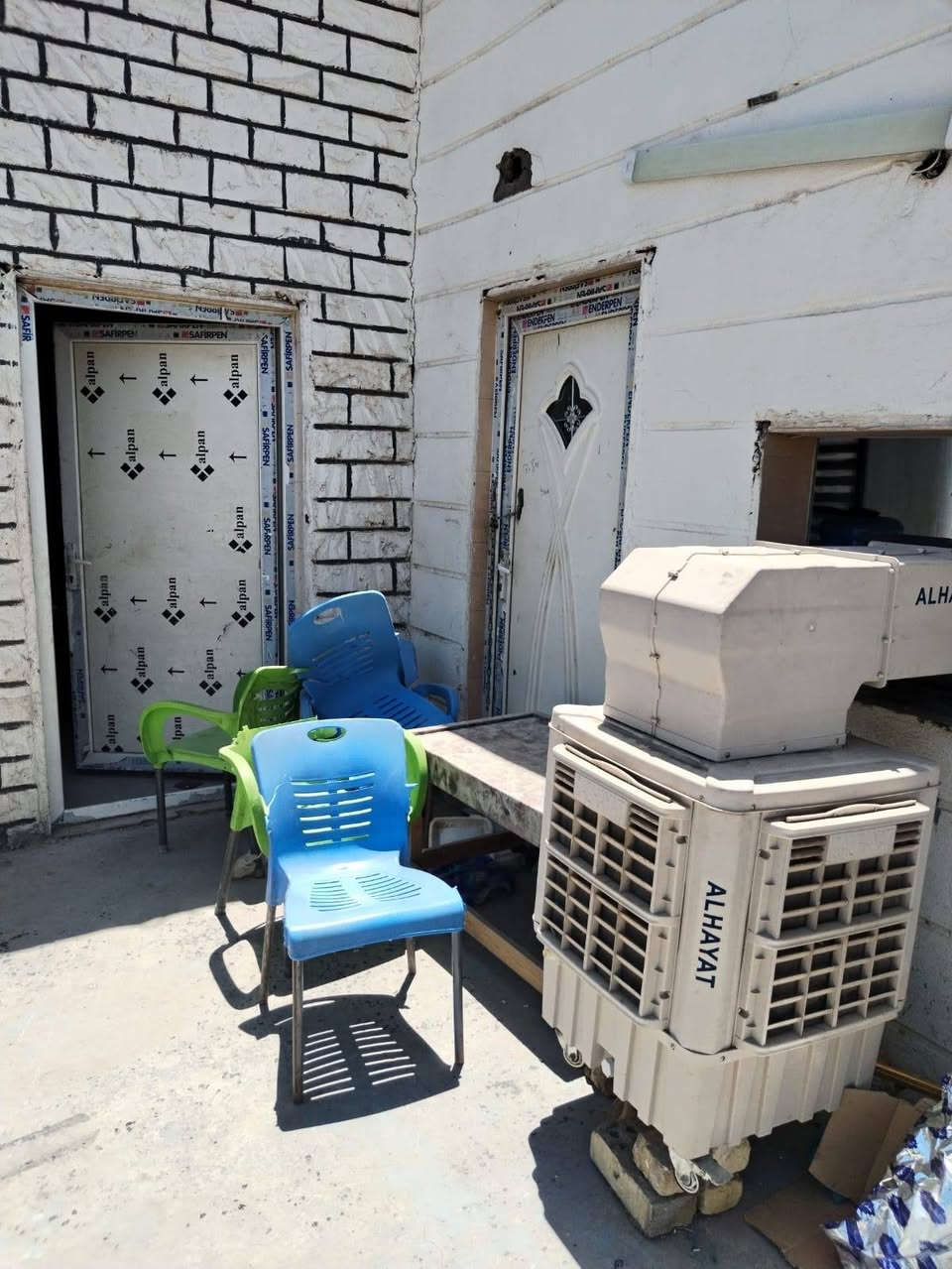مكلف بالنشر:_
غراض مطعم للبيع شرقي وغربي .
للاستفسار الاتصال على الارقام 
,***********
***********
