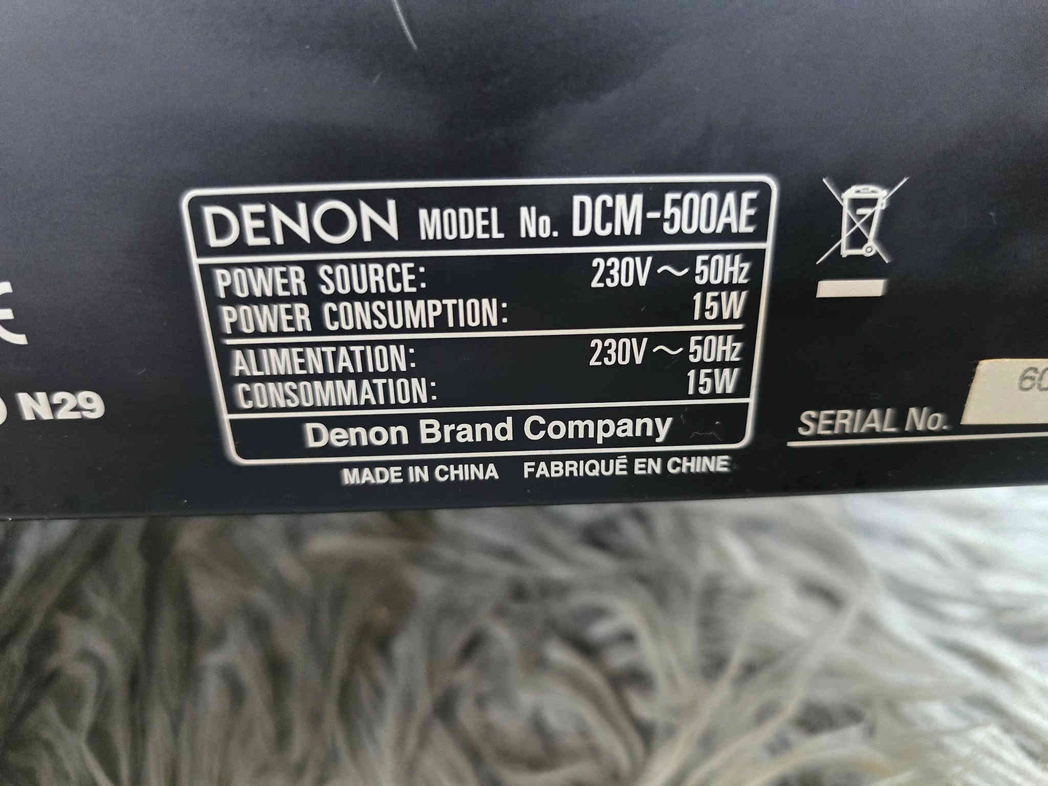 مشغل اقراص سيدي وMp3 مضغوط ياخذ 5 اقراص مع بعض  قطعه. تحفه جميله. استيراد. استراليا. وزن ثقيل قطعه مواصفات حلوه مكاني سماوه ***********
