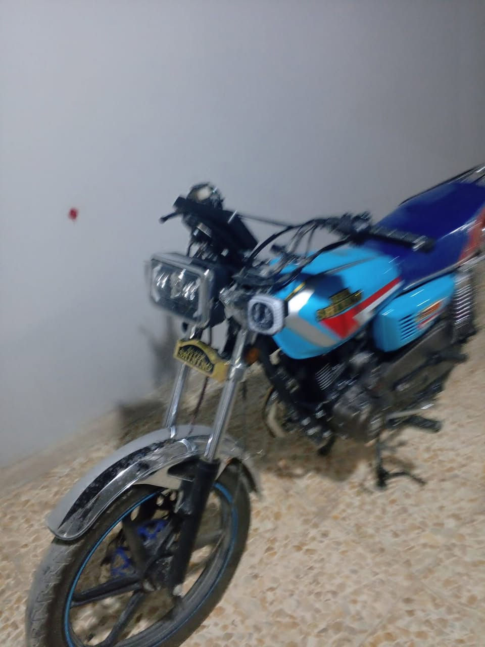 دراجه للبيع سعر 1,100 وبيها مجال بسيط دراجه استوها طالعه من الوكيل ربع دينار ما صارت عليها بس دهن وبنزين تفاصيل الدراجه بعد هي قبالك دراجه 5 جير بشاير وعداد كلهن كاملات وشغالات للتفاصيل أكثر ع الرقم ***********
