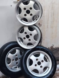 للبيع اربع وياله مع زوج تايرات جدد مااعرف مال ياسياره حجم ١٣السعر ١٥٠ ...