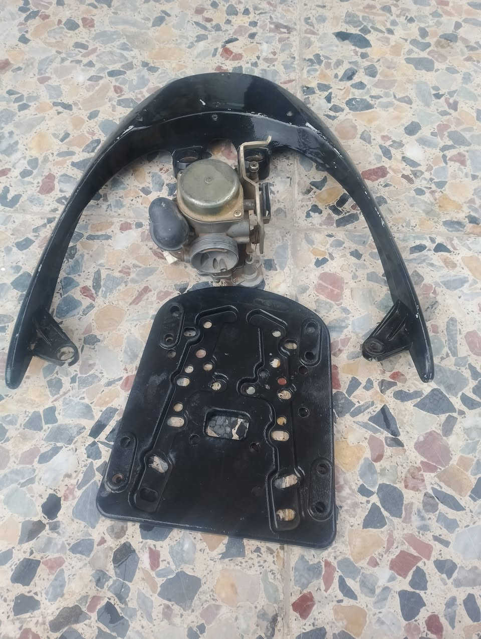 سلام عليكم عندي هذني كابريتر اصليه سعر 70وبيها مجال عنوان بغداد الراشديه مقابيل جسر  الحسينيه ***********
