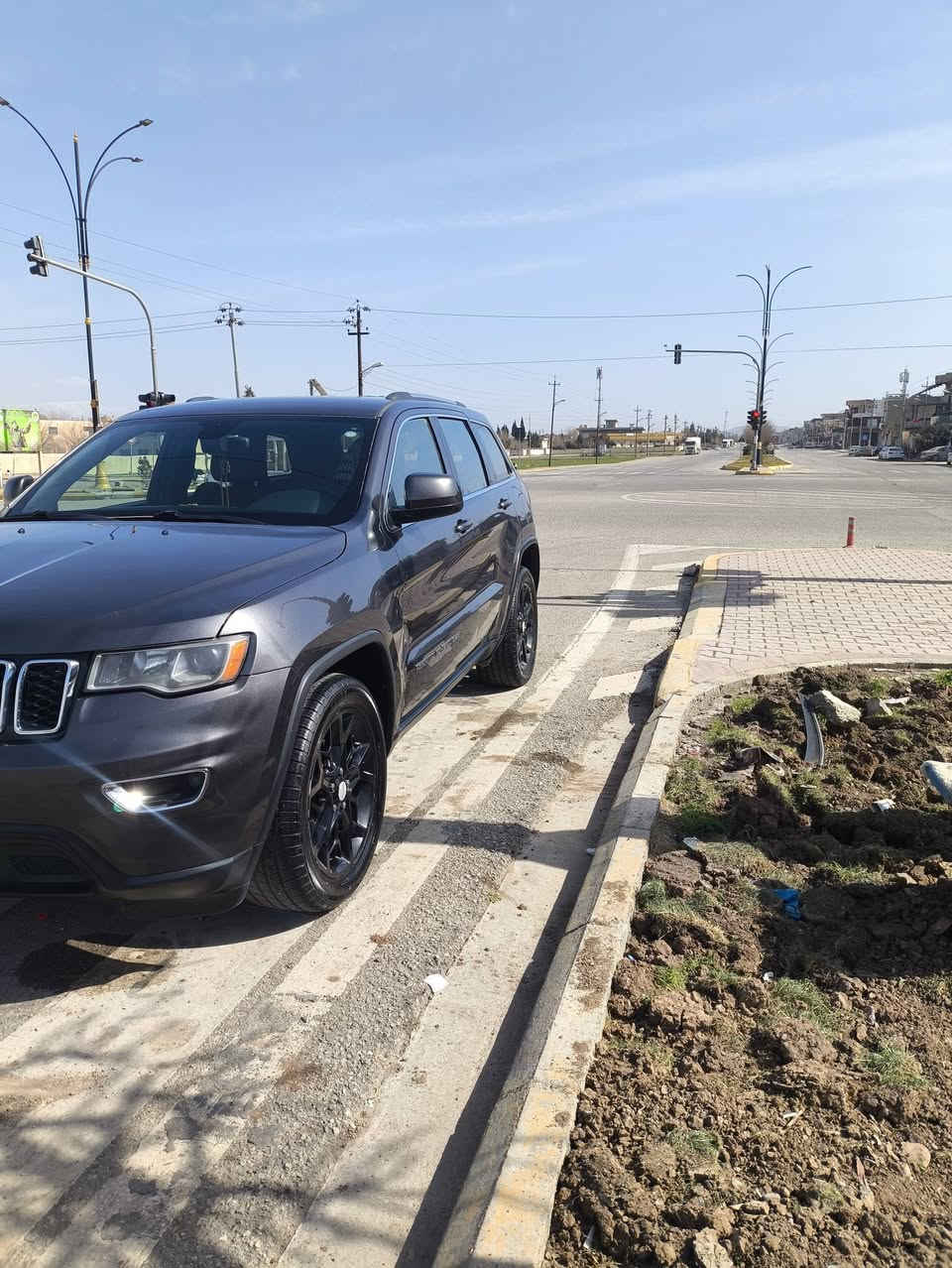 السلام عليكم جيب موديل ١٧ كلين بدون صبغ كير مكينه بشرط للبيع او مرواس حسب القناعه مواصفات لاريدو سعر ٢٢٥ لاستفسار اتصل ***********
