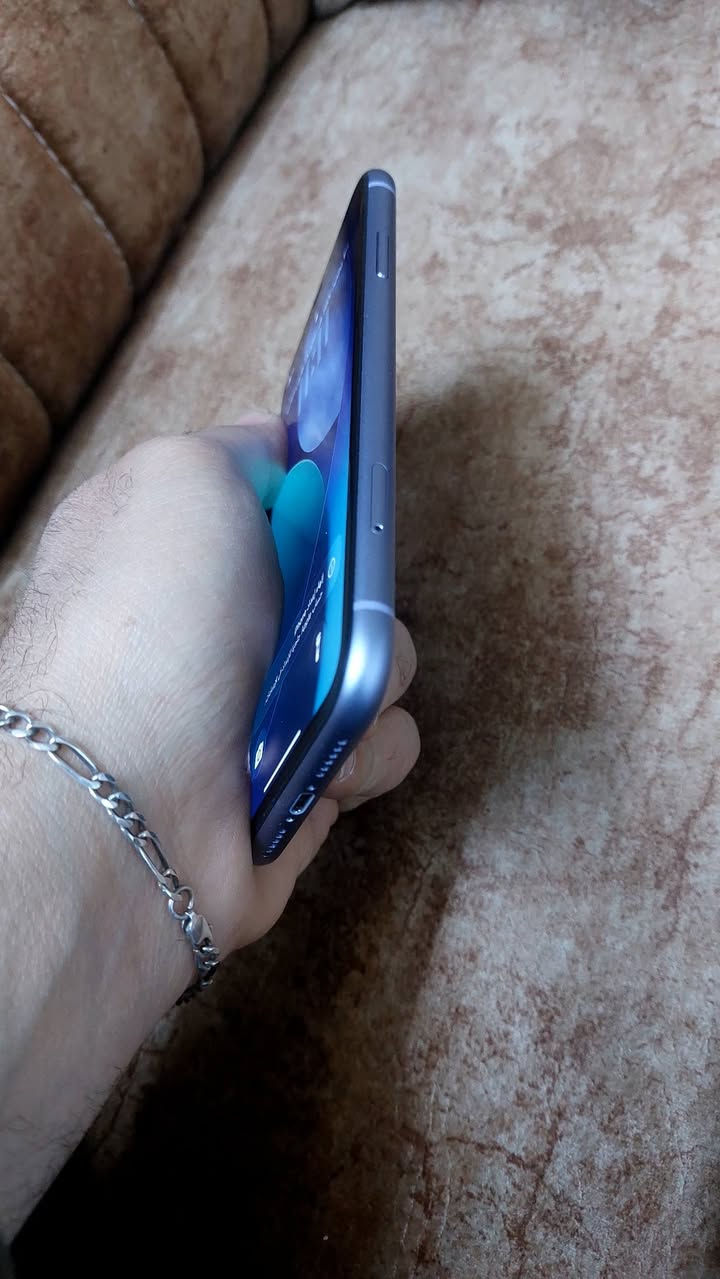 سلام عليكم 11عادي لبيع نضيف غير مستخدم لا مفتوح ولا شايف صيانه كورتونه موجوده كيبل موجود بطاريه 100ب
ختصار جهاز مضموم لسعر خاص او تصال ***********
