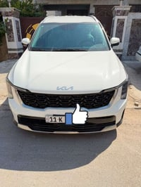 عندي سورنتو للبيع رقم بغداد وكالة نيم اكدال نص فول خمس كامرات حساس اما...