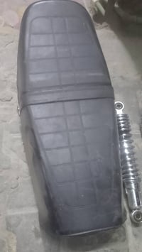 دبلات وكشن بعدهن جدد للبيع السعر ٢٠/07770724762