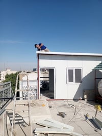 حداده بيوت من ساندويتش اللي يحب يشتغل له خليه يخابرنا على هذا الرقم077...