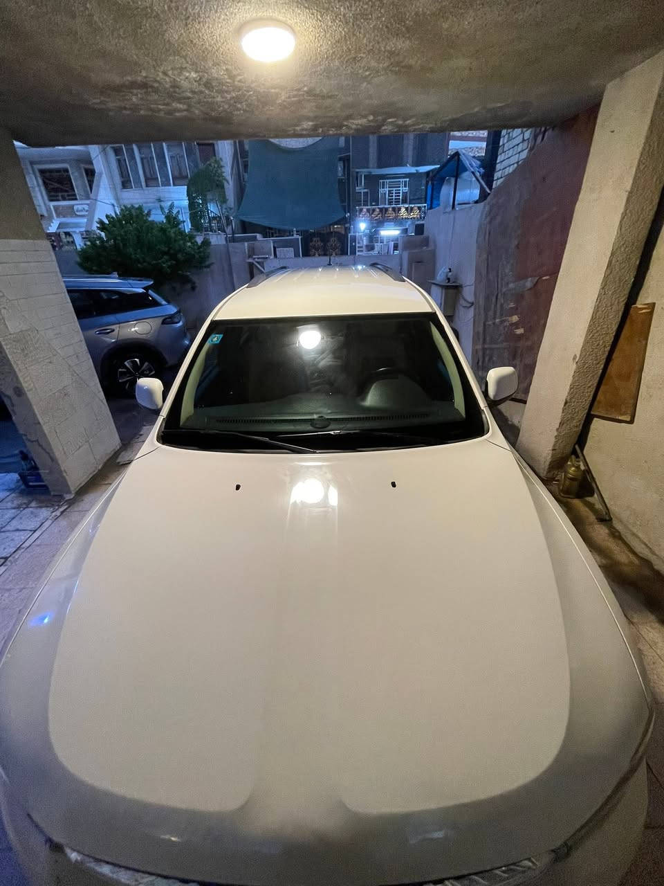 السلام عليكم
دوج دورانگو ٢٠١١ 

مكينه ٣٦٠٠ vvt 

تو ويل مو فور ويل 

داخله كلين بس بيها شغلات بسيطه هنا 

موجوده بالسونار المرفق بالصور 

السياره عدنه من ال٢٠١٢ من معرض عماد 

الممشا ٢٤٤ الف كيلو قابل للزياده 

بدون ايرباك بس مشتغل لكلوب من فاحت الكشنات شديت تغليف 

بدون فتحه 

داخل جلد شاشه جبيره 

كشنات كهرباء 

نقوصات 

صدر امامي خلفي 

جك صندوك والكامره بيها مشكله صورتها مفتره بالعكس الجيك مشتغل فحصتها حساس صالنصه ومشتري واحد بس بعدني مشاده فيت بمب جديد 

تبريد مركزي ثلج ❄️

محرك كير تمام 

صور السياره والسونر موجوده 

رقم بغداد انگليزي بأسمي تحويل ثاني يوم 

السعر المطلوب 

145$ بيها مجال بسيط

مكان السياره بغداد جميله
***********
متواجد فيس واتس
