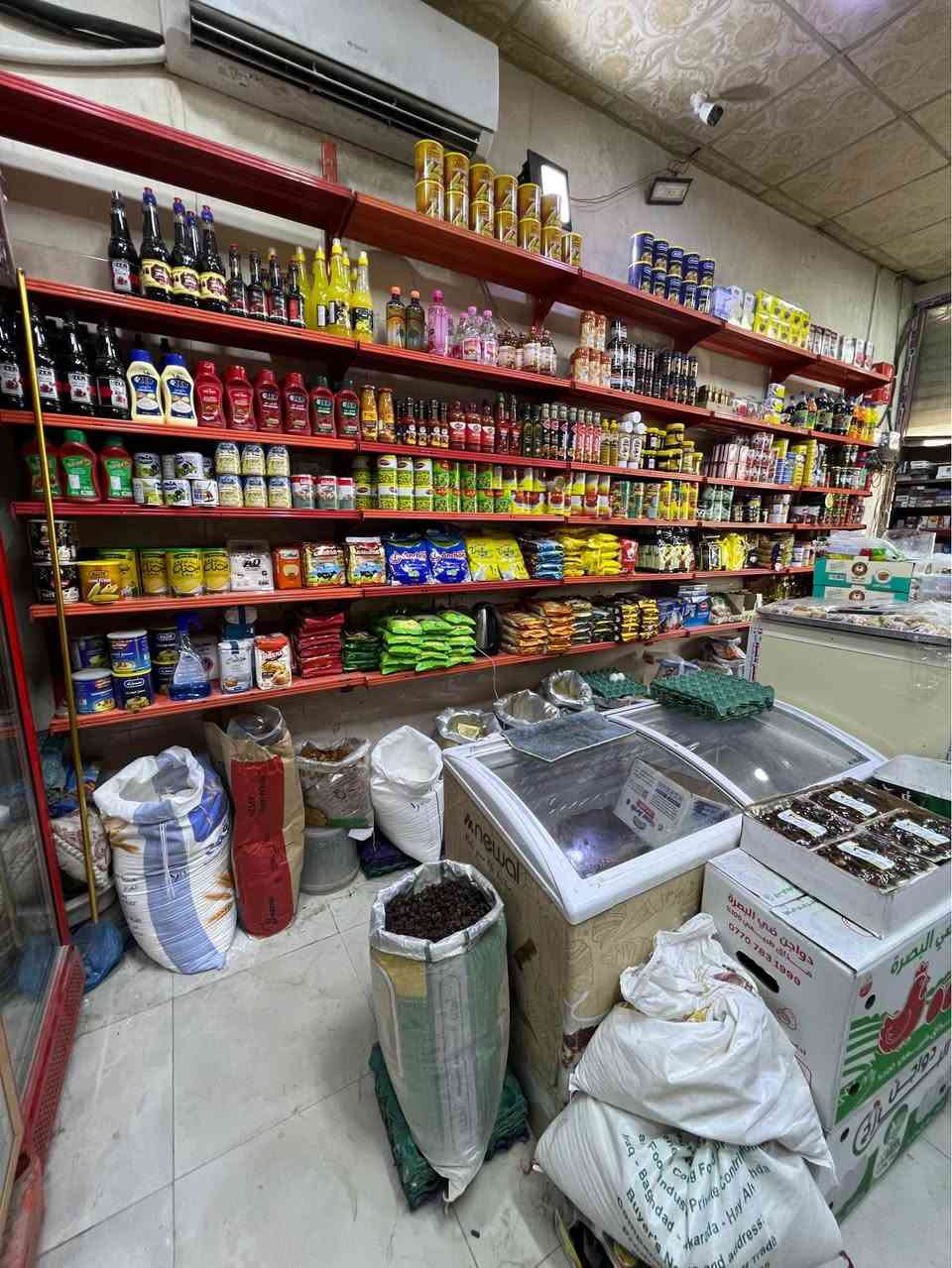 السلام عليكم اخوان اسواق لبيع في ابي الخصيب ابو الجوزي مقابل بلابل لبنان عل شارع العام موقعه تجاري كلش الاسواق جاهزه من كلشي مجمدات عارضات عموديه غراض مجهز كامل سبالت مابي اي نقص يتكون من محلين اجاره ٨٠٠  بشهر ودخله خير من الله الحمدلله مابي قصور المحل مكانه تجاري وبي معاميل سعره ٢٢ مليون وبي مجان اخوان سعره ويه الغراض كامله تجي وتبايع وبلخدمه رقم الهاتف *********** ابو الخصيب, البصرة
