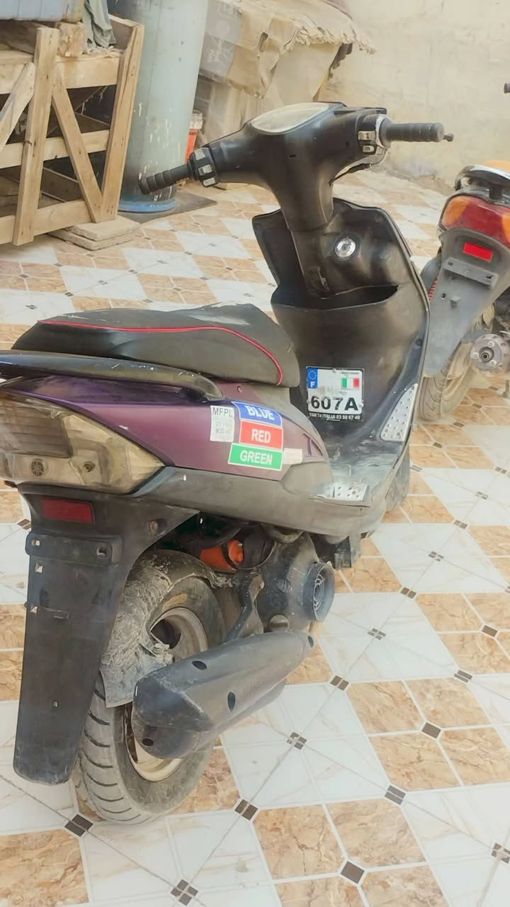 سلام عليكم دراجه ماكس عدله بوشه 49 دراجه اي نقص ما بيها  دراجه بلاديه السعر 450 وبيها مجال العنوان بابل حي نادر رقم الهاتف ***********
