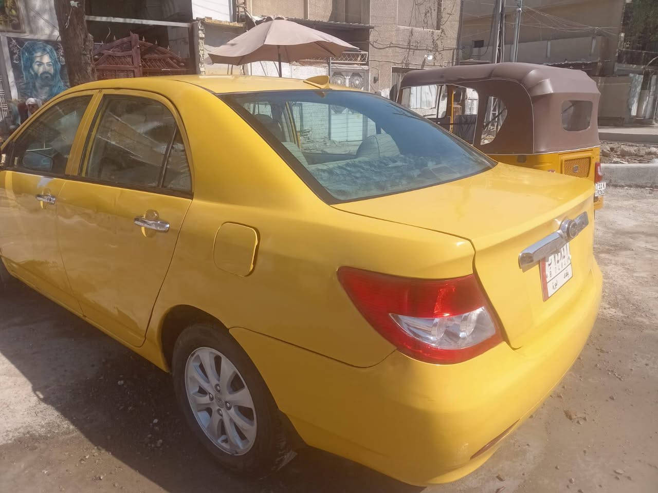 سلام عليكم سياره بيوايدي2013سياره جاهز من كلشي مكينه كير كل جديد تنفى تبريد كل عل وضع الشركه تخم تاير جديد السعر43رقم***********
