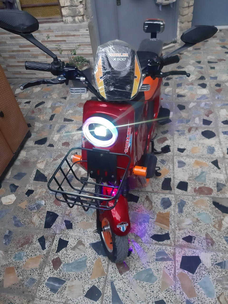 سلام عليكم دراجه شحنx900 للبيع   كله شغال  كفاله  دراجه من سرقه 5بطاريات حجم كبير كهربايات كامله لايت زنون عالي ناصي  سعر650   جديدة موديل 2025  دراجة جديدة جديدة جديدة 4 نمر سرعة 70 حقيقي    رقم الهاتف ***********
