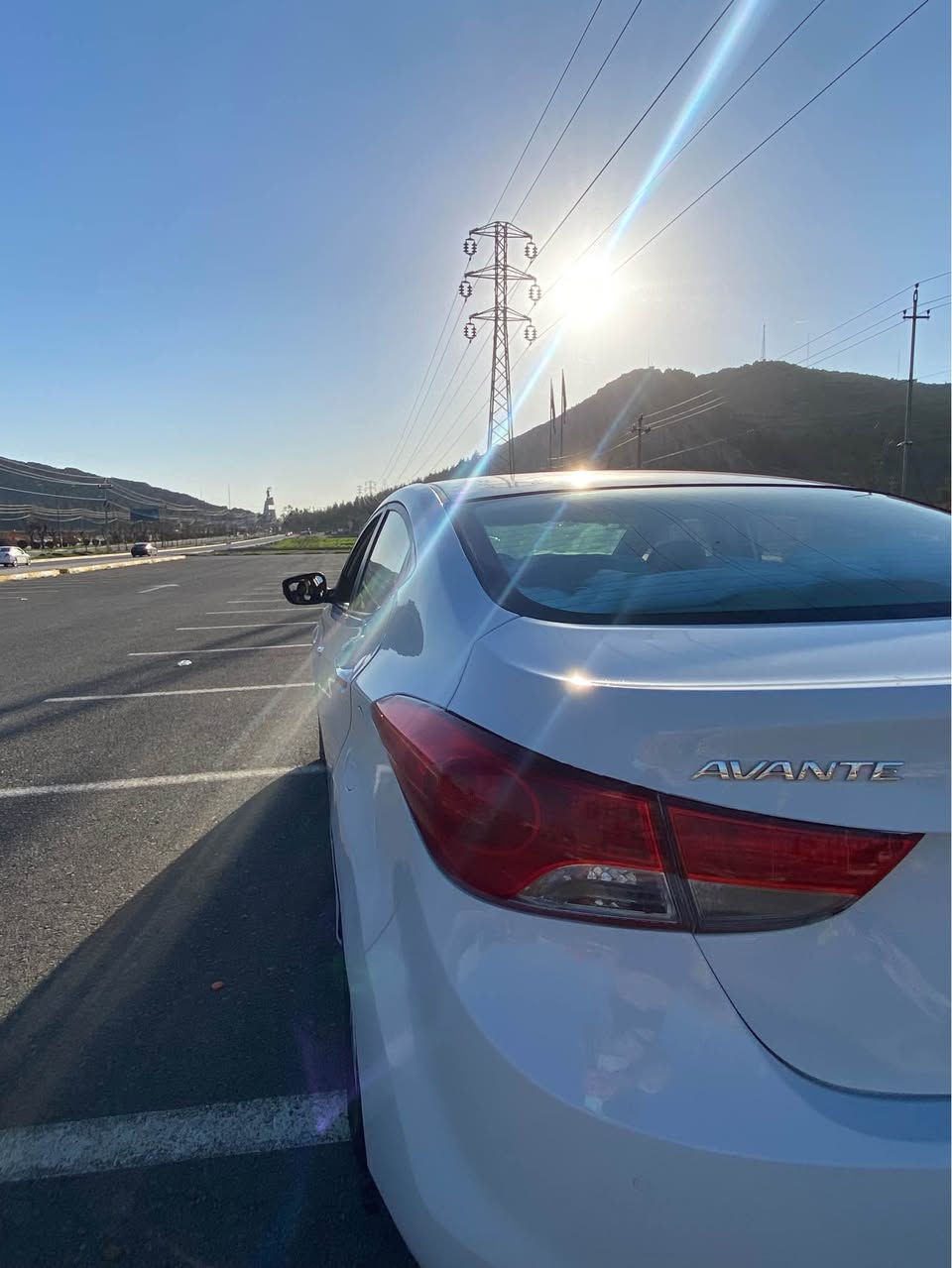 بەناوئ خودا 
ئاڤانتی 2012
سیارئکی جوان 
بئ حئب تازە داخل
کئڕ مەکئن بە شەرت 
سەیارەکە توند و تۆڵە 
تازە داخڵە کامل مەسرەفی کراوە 
گێر مەکینە بە شەرت
***********
نرخ 55 رانية, السليمانية
