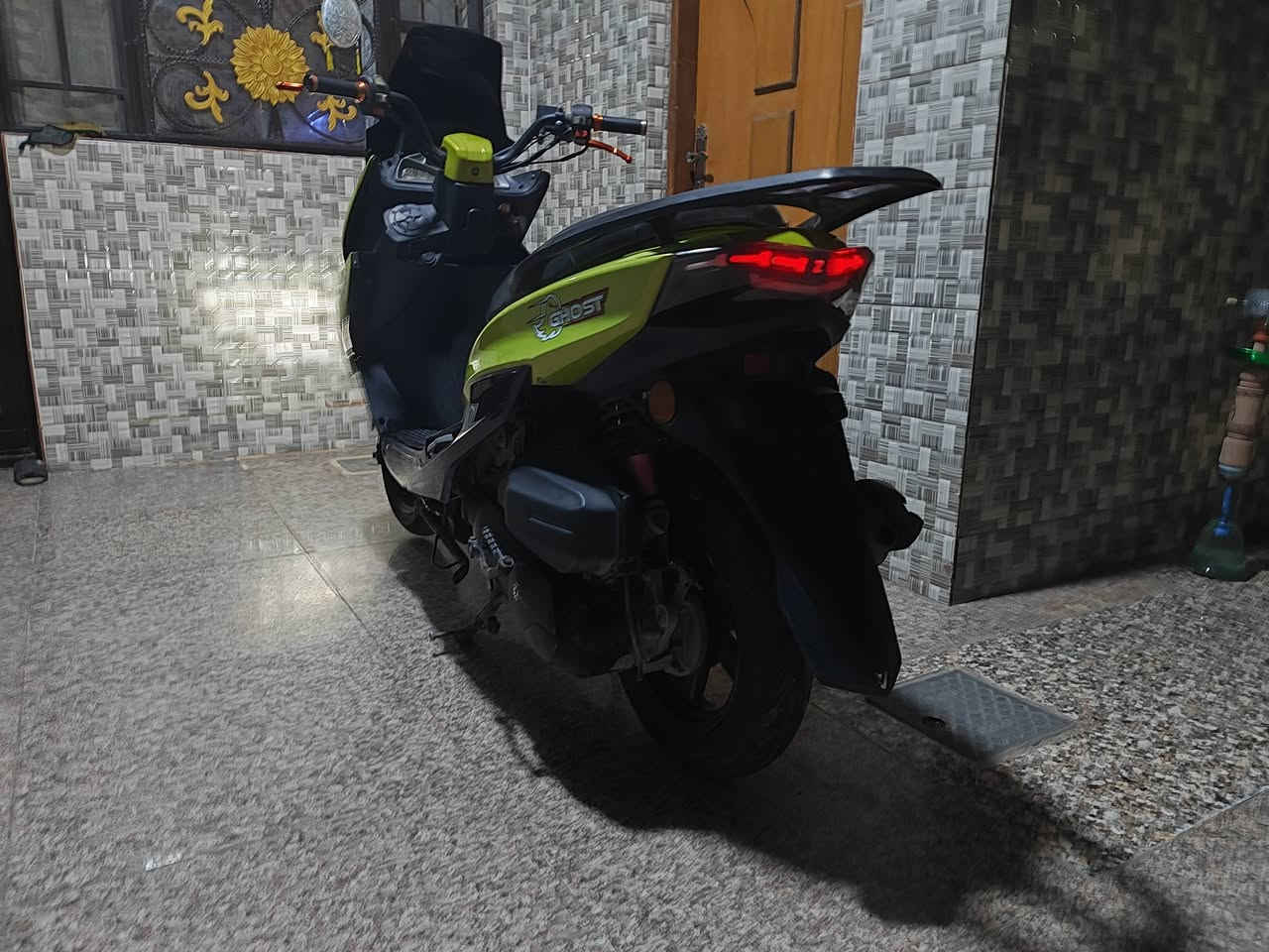 السلام عليكم 
سكنز حديث ما مفتوحه نكره سلف 
كلشي شغال مابيها اي نقص السعر 375 وبيها مجال 
مكاني مسيب 
***********
مكلف بلنشر 
متواجد خاص
