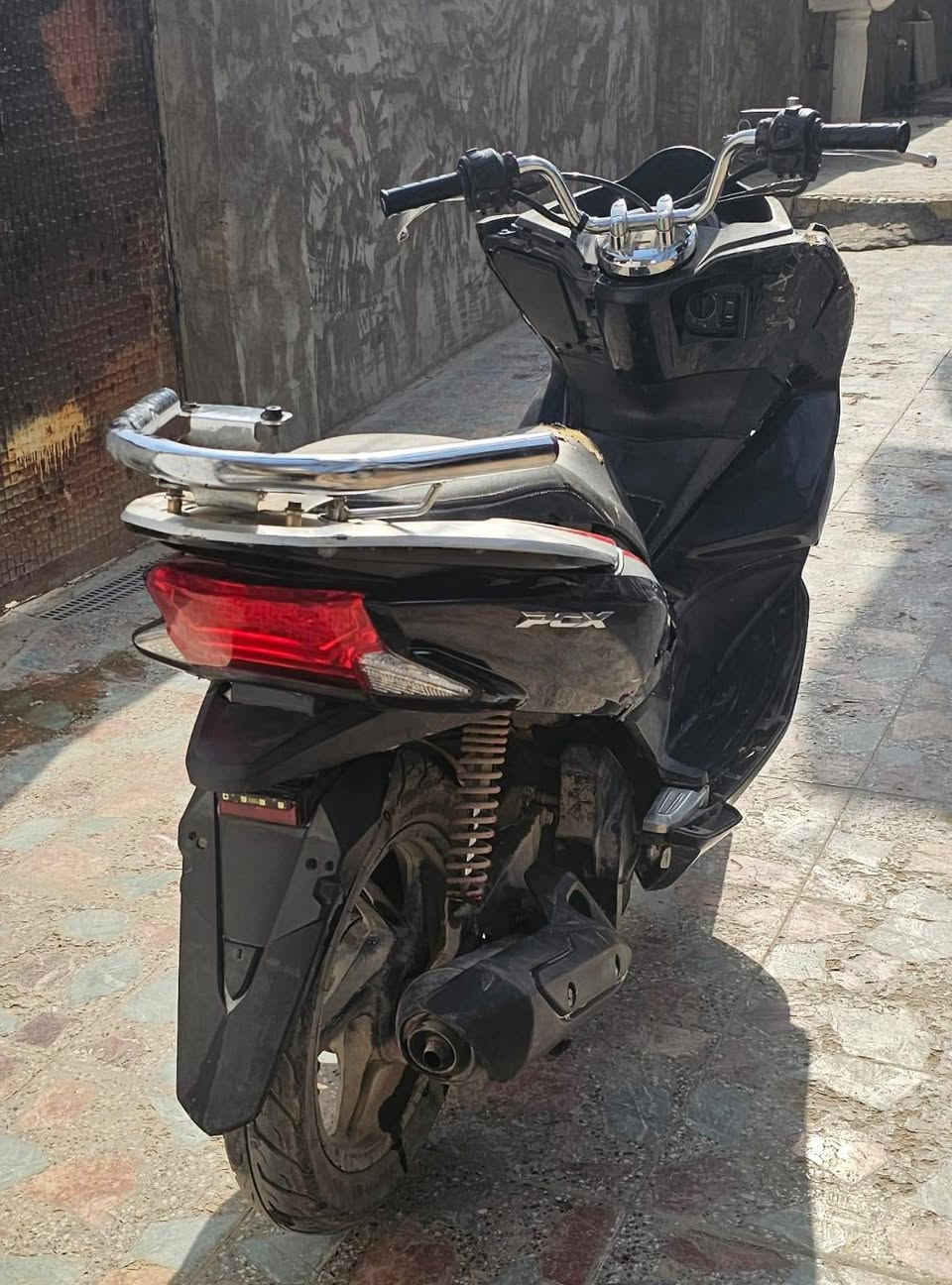 للبيع للبيع
دراجة PCX جيل،ثاني 

دراجة نظيفة فقط كفراتها تعبانة 
يعني الي ياخذها لو يعدلها لو يبدلهن بنسبه للكهربائيات كلها شغاله حساس زدحام شغال 
كلاجات قبل شهر سويتلها ادامه 
مكينتها مكفولة 
للاستفسار رقم تليفوني ***********
