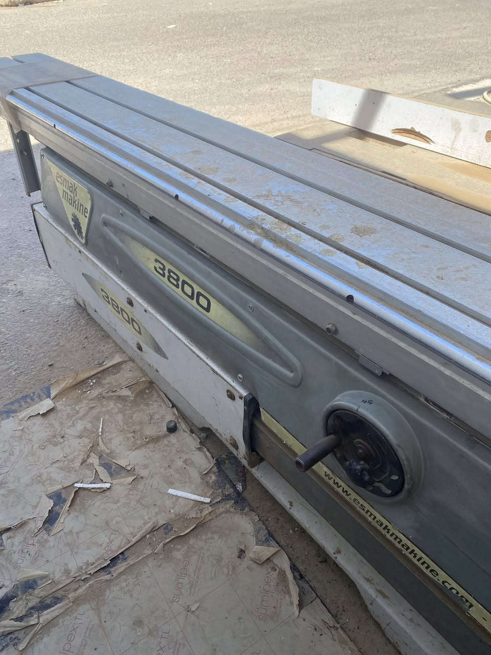 السلام عليكم  منشار   سلايت متطورين دبل سجة . و45  3800  الماني  بحالة جيدة ولائقة  شريط   ثلاث مراحل   شغالة مع فاكيوم  ملحقاتها  كلها كاملة    للبيع  رقم تليفون. ***********
