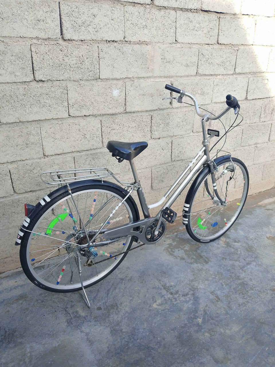 سلام عليكم للبيع بايسكل حجم 27 موديل 2021 گير حساس بايسكل نضيف أي عيب مابي السعر 100 وبي مجال المكان كركوك📍لاستفسار ***********📞
