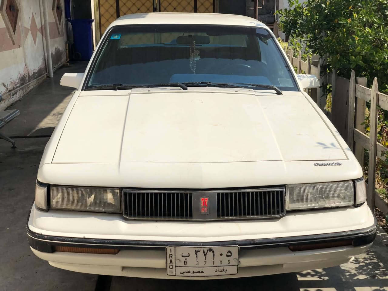 ​🚗 للبيع: أولدزموبيل (Oldsmobile) كلاسيك - متانة وفخامة زمان 🚗
لعشاق النظافة والسيارات الأمريكية الأصلية ذات المتانة العالية، متوفرة الآن في بغداد.
​📌 تفاصيل السيارة:
​النوع والموديل: أولدزموبيل (Oldsmobile).
​اللون: أبيض ملكي مميز (كما يظهر في الصورة 1000144038.jpg).
​الرقم: بغداد - خصوصي (الرقم مميز وظاهر في الصورة).
​الوضع العام: السيارة بحالة مميزة، جاهزة للاستخدام اليومي أو للاقتناء، صدرية ومحرك بوضعية ممتازة.
​🌟 الميزات والمواصفات:
​محرك قوي واعتمادي جداً مع عزل ممتاز للمقصورة.
​ركبة مريحة جداً (طيارة بالخط السريع) ومتانة ⁿالسيارات الأمريكية المعروفة.
​داخلية واسعة ومريحة لرحلات العائلة.
​💵 السعر والتواصل:45 ورقه
​
​مكان التواجد: بغداد
​للاستفسار والتواصل: ***********
​💡 ملاحظة: السيارة حبة حلوة ونظيفة، والبيع بداعي التغيير. للمهتمين الجادين يرجى الاتصال أو المراسلة واتساب.
