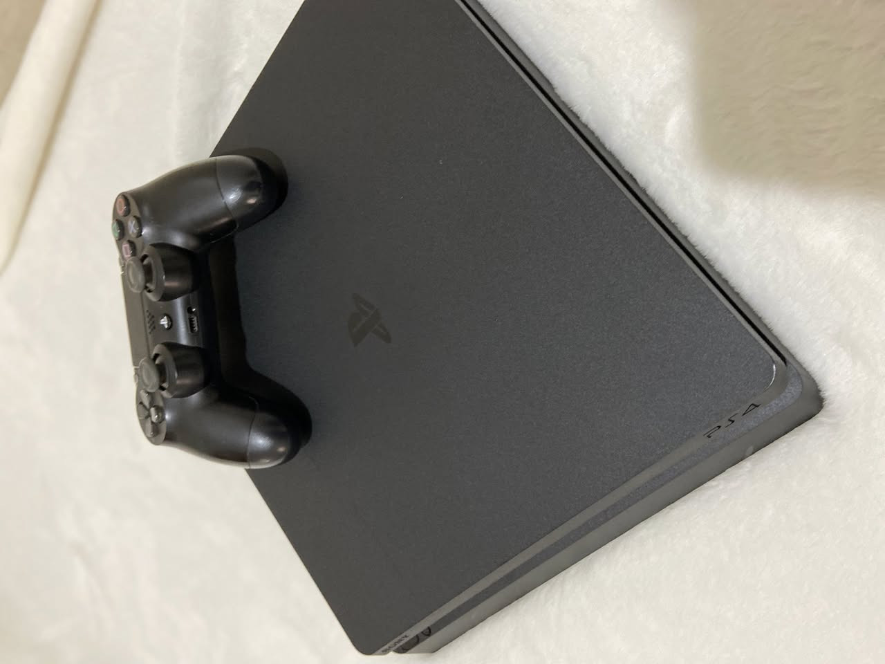 PS4  سليم فلاشي
0663107309
المهتم يتصال برك الله فيكم


**إذا كنت صاحب هذا الإعلان وتريد حذفه لأي سبب، رجاءا أرسل رسالة إلى الدعم الفني**