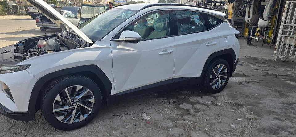 السلام عليكم
توسان موديل 2023 وارد خليجي سياره فول ما عدا الفتحه سياره ماشيه 52 الف سياره كفالة عامة رقم أربيل دولي 
المواصفات
١ شاشه 
٢ بصمة
٣ كامره دواره
٤ تبريد خلفي وامامي
٥ حساس أمامي وخلفي
٦ عدسات متحركه
٧ مرايات شفط
٨ اشاره بلمري
٩ ترحيب
١٠ هند بريك دكمه
١١ اوتوهول توقف ذاتي 
١٢ رادار
١٣ ثلاث انضمه قياده ايكو سبورت نورمن
١٤ شحن واير ليس 
١٥ رادار 
وبعد بيها هواي موصفات السعر 220 ورقة وبيها مجال
 للأتصال على الهاتف
***********
