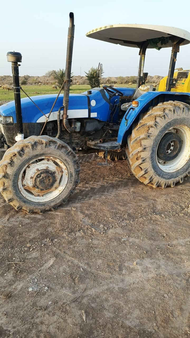 سلام عليكم مكينه نيوهولند حجم 80 مكينه مكفوله لاتنقص لاتبخر كهرباىيات كله شغاله مكينه جاهزه السعر وباقي التفاصيل اتصل على الرقم ‏‪***********‬‏
