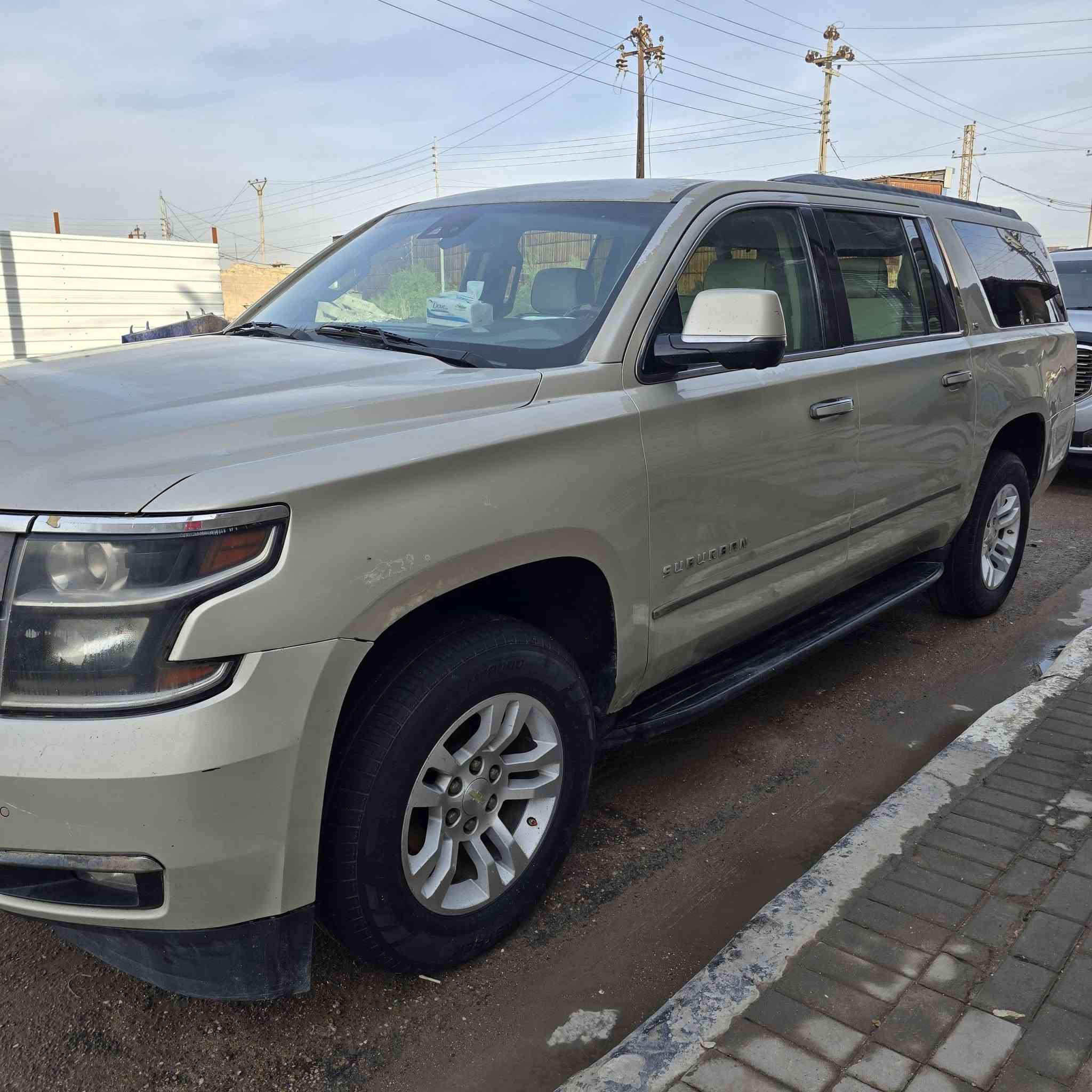 يوكن شفر ( سوبر مان ) مديل 2015 ذهبي
بيها صيغ جاملغ امامي والخلفي خمس اصابع فقط والملاحظات شوف العين
كير مكينه كفاله 
تخم تاير حداداه دوشمه جديده
رقم اسليمانيه 
السعر 255 بيها مجال 
الاتصال ***********
