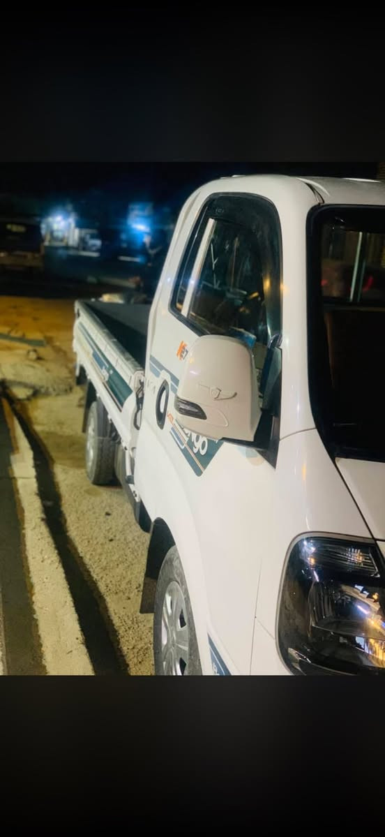 السلام عليكم كيا حمل موديل ٢٣ سيارة كفالة عامة ماشية ٢٧ ألف سيارة زيرو مكاني بغداد ***********
