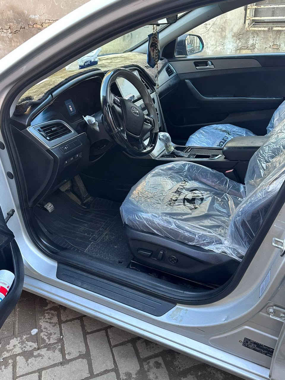 بيع أو مراوس سوناتا 2016 خليجي وارد كوري مواصفات جلد تحكمات ستيرن شاشة كبيرة كامرة مري شفط حساسات رادارات كشنات كهرباء تدفئة تبريد نظام ايكو سبورت محرك 2000 دوش LPI  قطعتين تبريد سيارة بدون حادث بيها صبغ جاملغ امامي فقط رقم اربيل الجديد تريد وكالة او تحويل بل يعجبك السعر  خاص رقم الهاتف *********** تريد اتصل وبي واتساب مكاني بغداد
