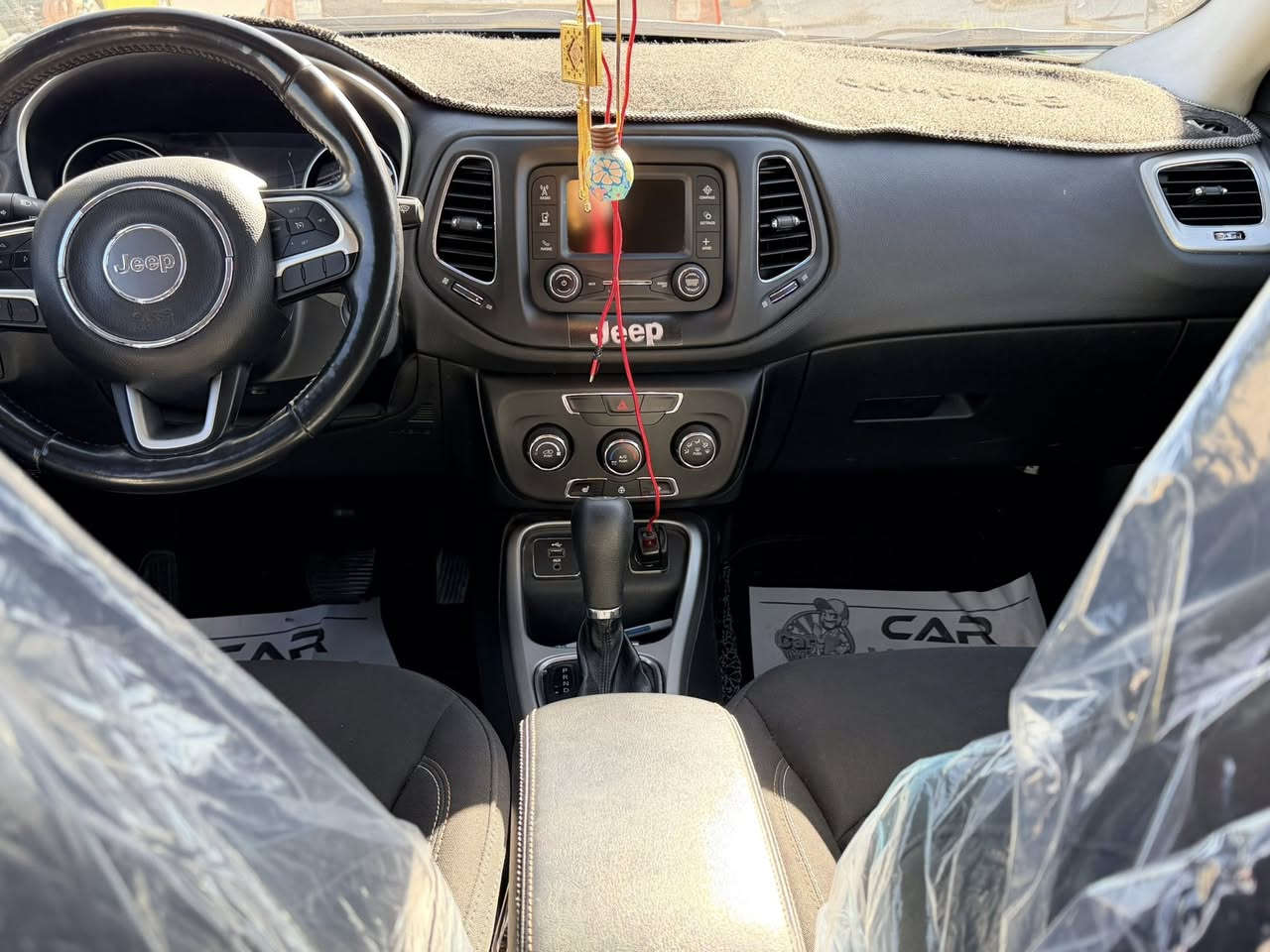 رمضان كريم عليكم 
جيب كومباس  سبورت
موديل 2018 
بيها شبر صبغ بالبنيد رقم 
سليمانيه دولي 

كأمره خلفيه 
مستشعر وقوف 
تحكم تلقائي تدفئة وتبريد 
6 وسدات هوائيه 
ليد ومنظومة زنون 
تشغيل بصمه عن بعد 
السعر 138 
مكان سيارة كركوك 

‭٠٧٧٢ ٨٧٤ ١٤٥٤‬
