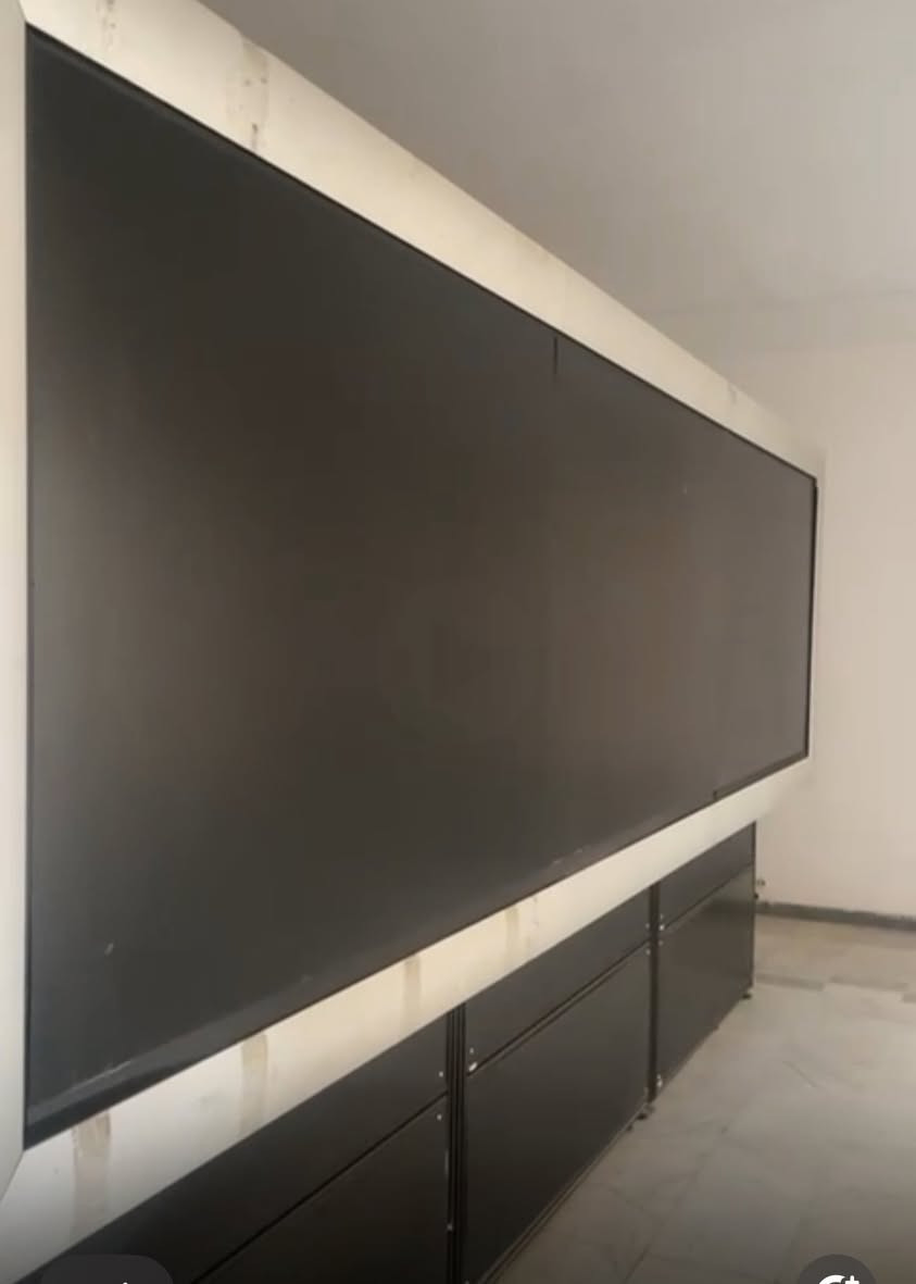 شاشة للبيع ***********
