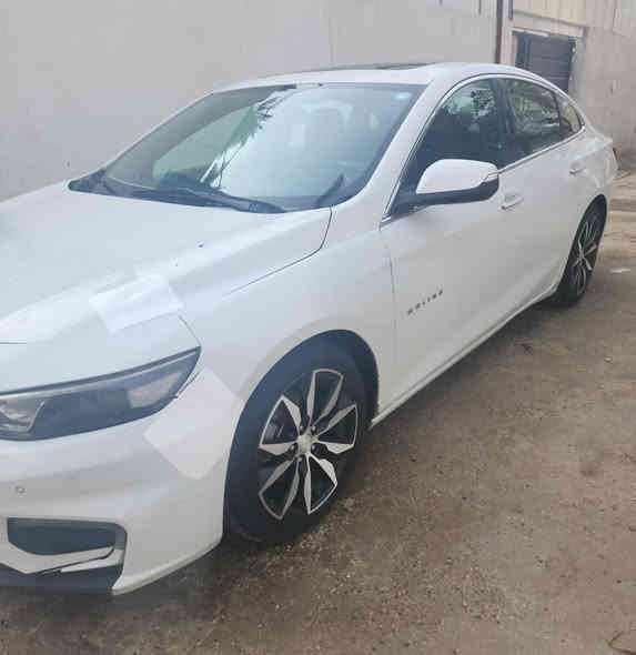 شوفر ليت ماليبو خليجي فول 1/1  LTZ  
 رقم اربيل
موديل 2017
محرك 2500 بدون تيربو بانزين عادي يشتغل

عداد 227388 كيلو متر
مواصفات الخليجي معروفة فول تجي 
الون ابيض صدفي
بصمة  تشغيل عن بعد
حساسات امامي خلفي
حدادية صدر جديدة كاملة امامي خلفي

المحرك مامفتوح برغي بلادي

ايرباك الدركة طاك
حادثها بالعراق
بيه 5 قطع تبديل وبارد
جاملغ امامي يمنة ويسرة وبنيد
والباب الخلفي عكس السائق بيه صبغ شوية
 والجاملغ الخلفي

النواقص الحالية
دعامية أمامية ينراد تبديل دعمت بيه حيوان

كارت شاشه محروك سعرة 100 الف

قاعدة دبل صفحة السائق جديدة شدته وطلعت تعبانة

السيارة الي يشوفها بشارع الضلال 
تلفون واتساب ***********
